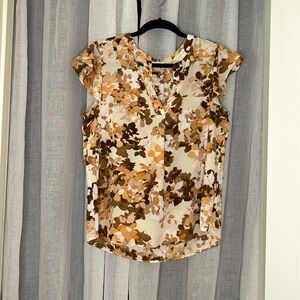 Calvin Klein size L flutter sleeve blouse